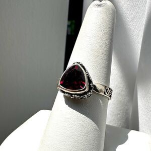 NWT 8mm trillion cut rhodalite garnet ring in Bali sterling silver!